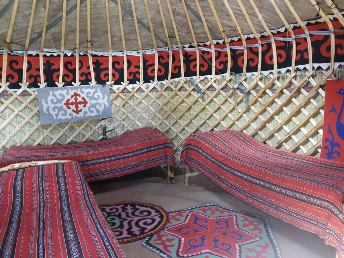 Yurt Camp Muras In Song Kol Lake Hotel Kochkor Exterior foto